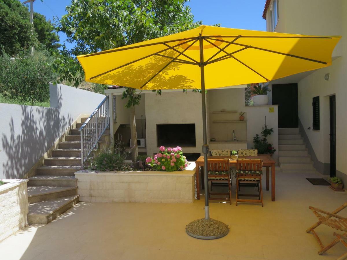 Apartments Kuzmanic Omis Exterior photo